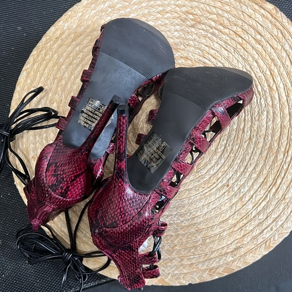 Club Couture Burgundy Animal Print Lace Up Gladiator Peep Toe Heel Size 8 - Picture 13 of 15